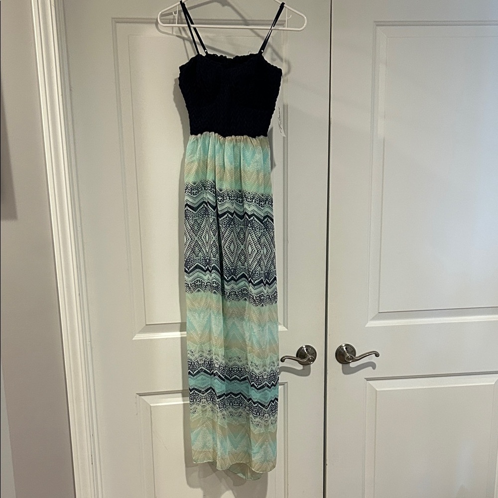Trixxi Black and Aqua Geometric Maxi Dress
